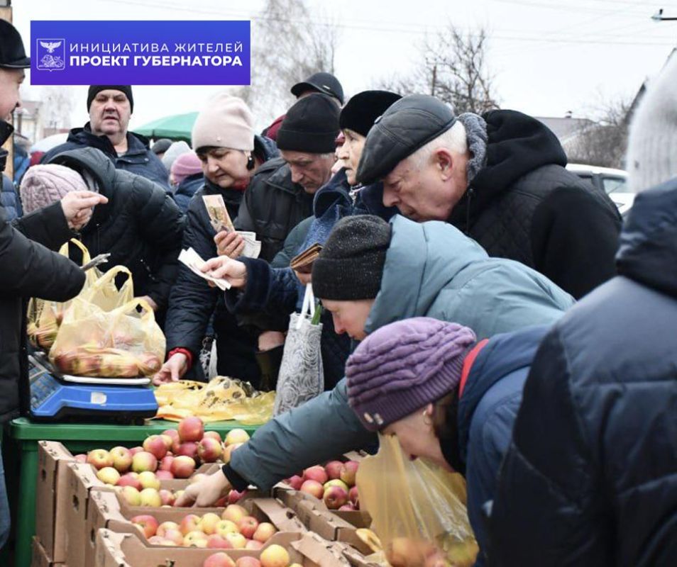 В Алексеевске состоялась новогодняя ярмарка, собравшая множество людей