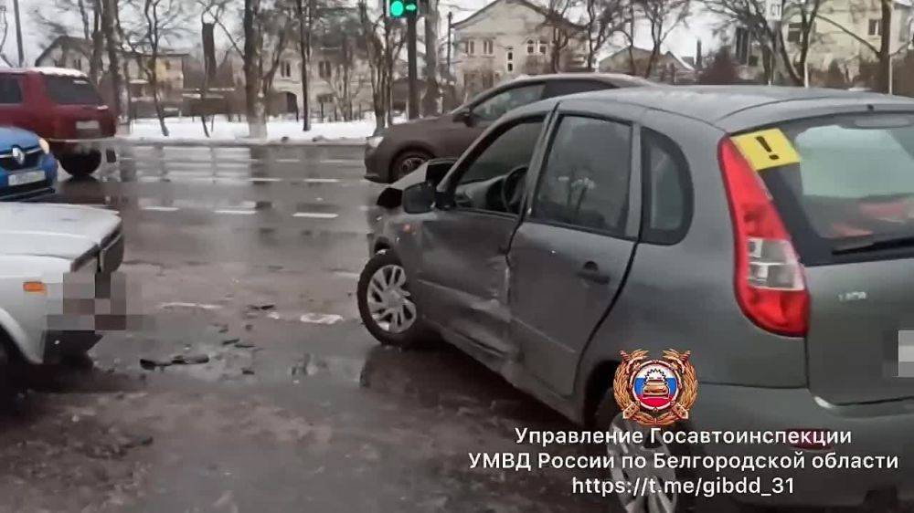 #СВОДКА_ДТП. По предварительным данным, вчера около 11 часов 05 минут в п. Северный Белгородского района, в районе д. 139 «б» ул. Октябрьская, 39-летняя женщина, управляя автомобилем «Лада Калина», на регулируемом...