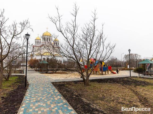 В Валуйках открыли для посещения Никольский сквер