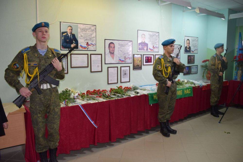 Открытие трёх мемориальных досок погибшим участникам СВО прошло в городе Бирюч Белгородской области