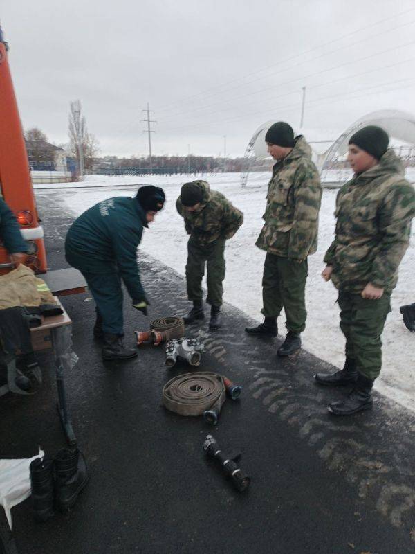 С 11 по 18 декабря воспитанники военно-патриотического клуба Борисовского агромеханического техникума и курсанты центра «Воин» 8-9 классов школ сёл Крюково и Хотмыжск, приняли участие в региональном этапе Всероссийской...