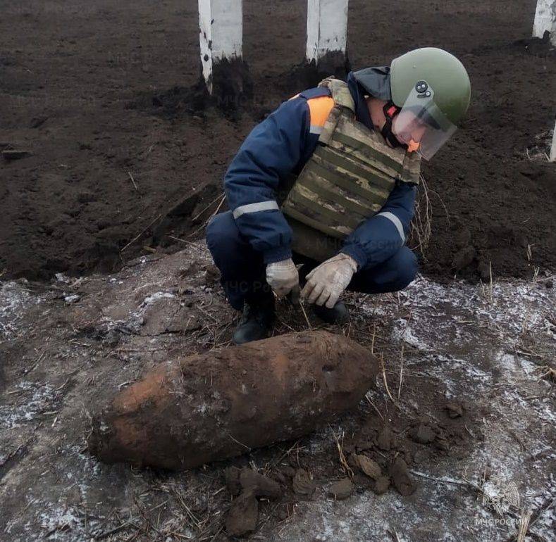 Старооскольские взрывотехники ликвидировали авиабомбу времен Великой Отечественной войны массой 100 килограммов