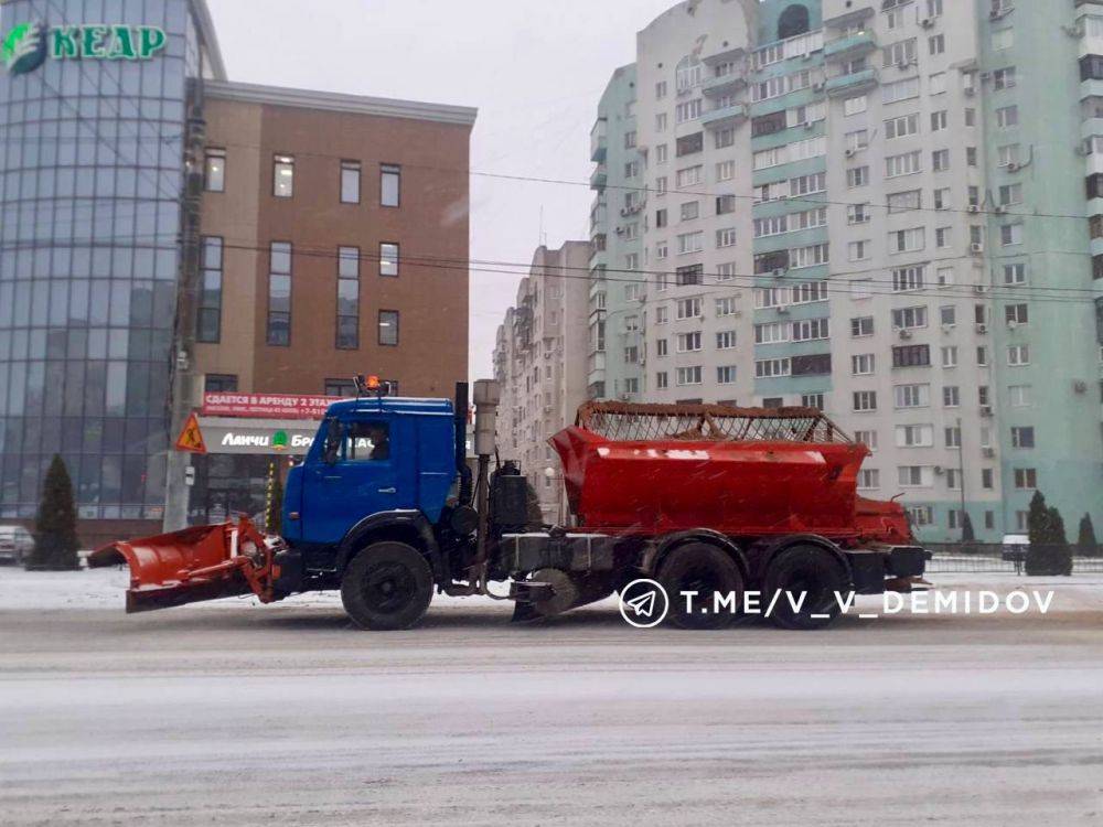 Валентин Демидов: В Белгороде продолжается уборка города от снега