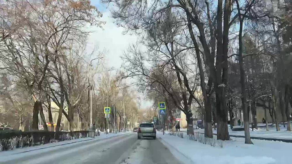 Доброе утро, друзья. Выходные И уже вовсю идет подготовка к новогодним праздникам Отправляясь за покупками , хорошо прогрейте автомобиль , сегодня морозно Напоминаем о соблюдении правил парковки у торговых центров, не...