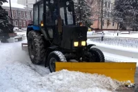 В Белгороде на улицы города вышло 44 единицы техники для уборки снега1