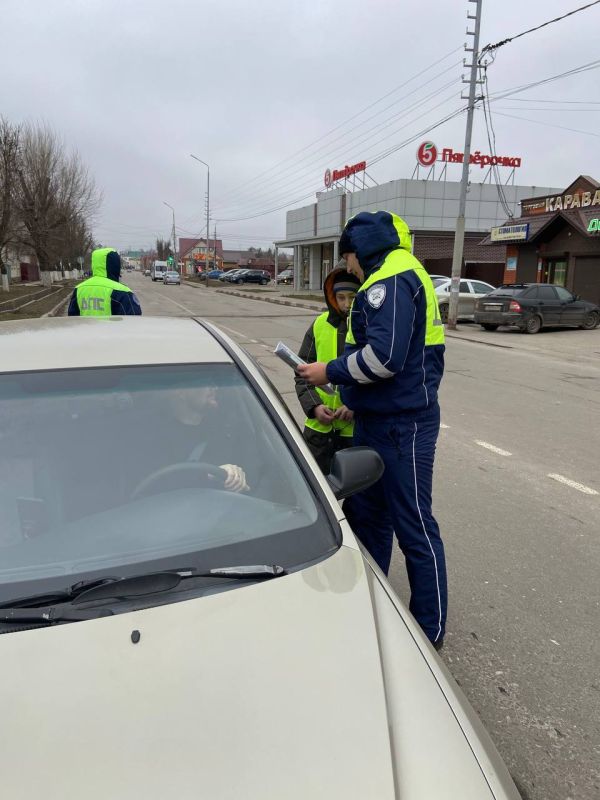 Белгородские автоинспекторы исполнили мечту 12-летнего Саши из Алексеевки «побывать в роли сотрудника ГАИ»