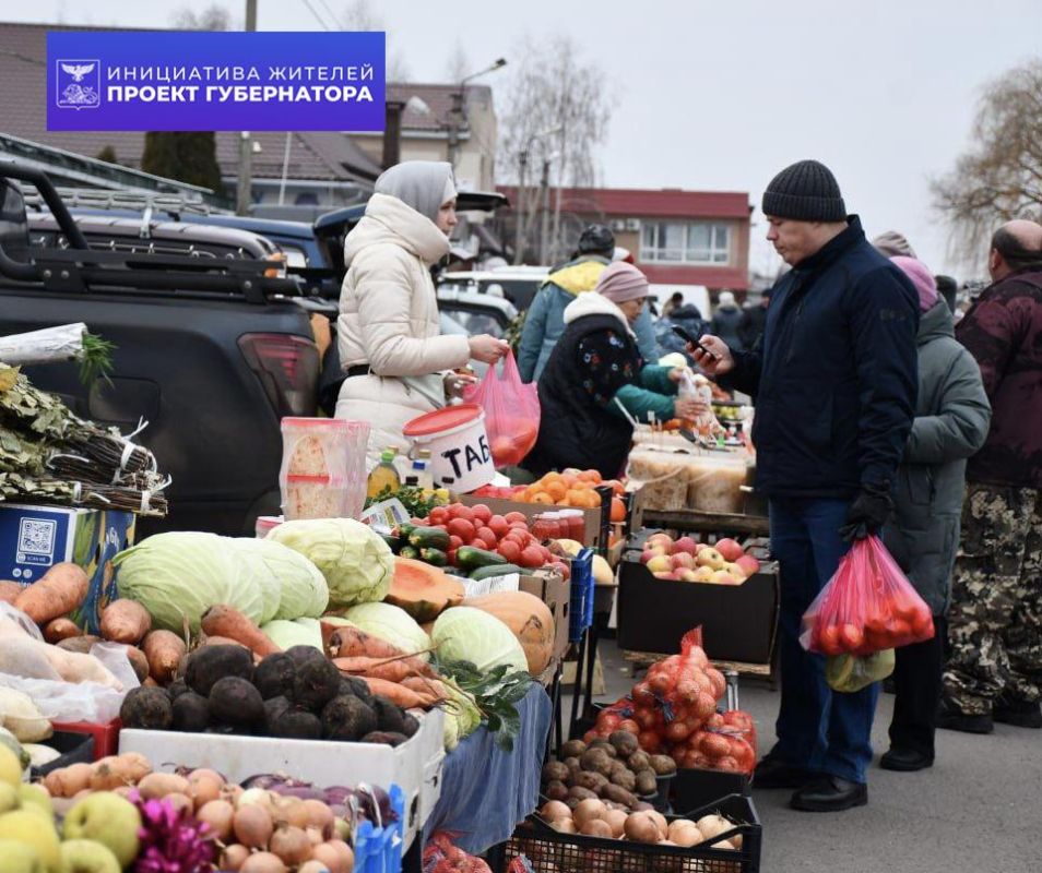 В Алексеевске состоялась новогодняя ярмарка, собравшая множество людей