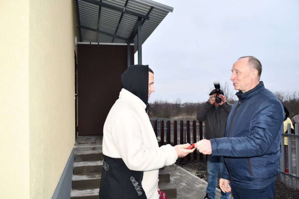 Светлана Халеева: Юные алексеевцы и многодетная семья получили ключи от нового благоустроенного жилья