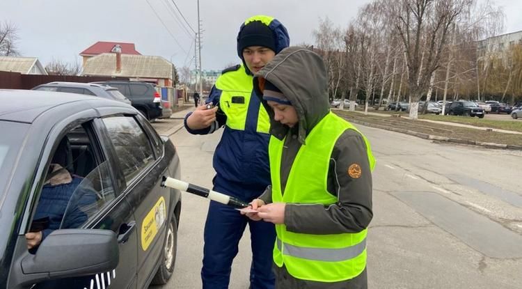 Белгородские автоинспекторы исполнили новогоднее желание 12-летнего мальчика