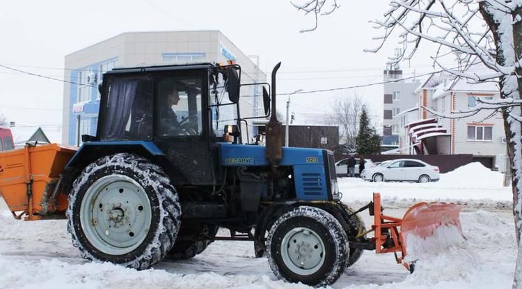 В крупнейших городах Белгородской области убирать снег будут в четыре смены