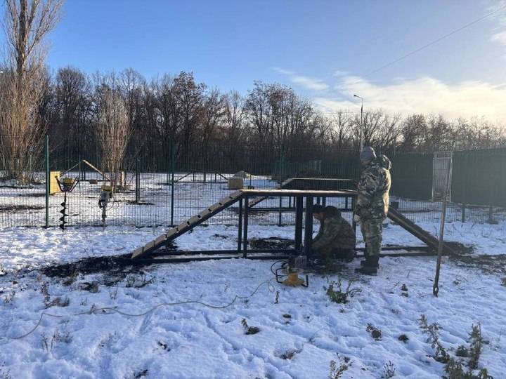 На улице Коммунальной Белгорода продолжается обустройство приюта для животных1