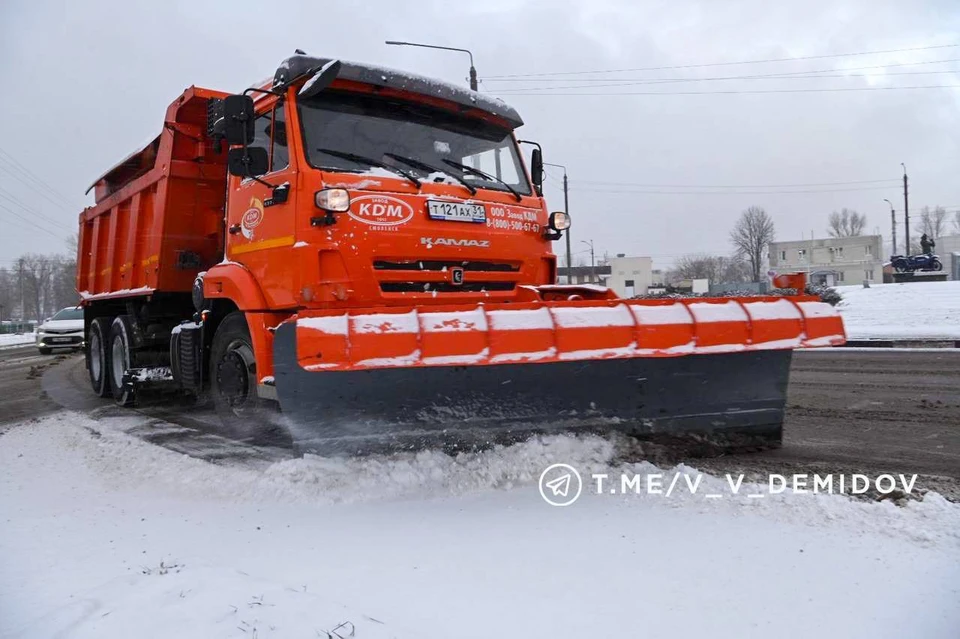 В Белгороде от снега улицы убирают больше 60 машин и порядка 250 рабочих0