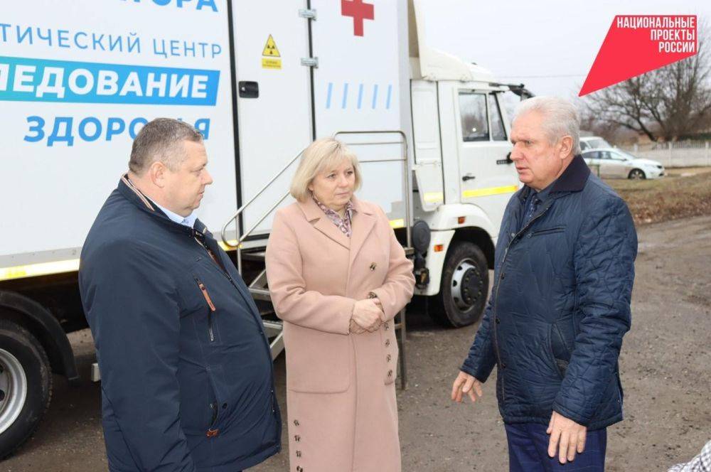 В рамках реализации нового национального проекта «Продолжительная и активная жизнь», стартовавшего в 2025 году, вчера в с. Афоньевка начал свою работу передвижной мобильный комплекс «Поезд здоровья»