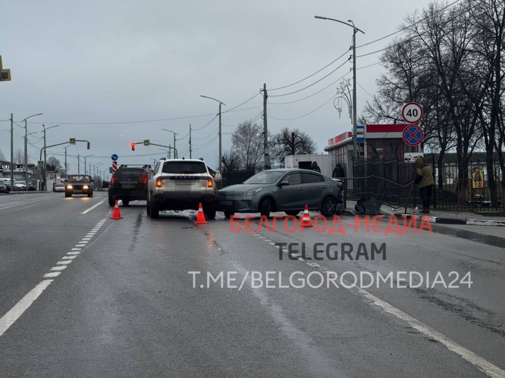 Внимание водителям: авария рядом с Белгородской центральной районной больницей в Стрелецком