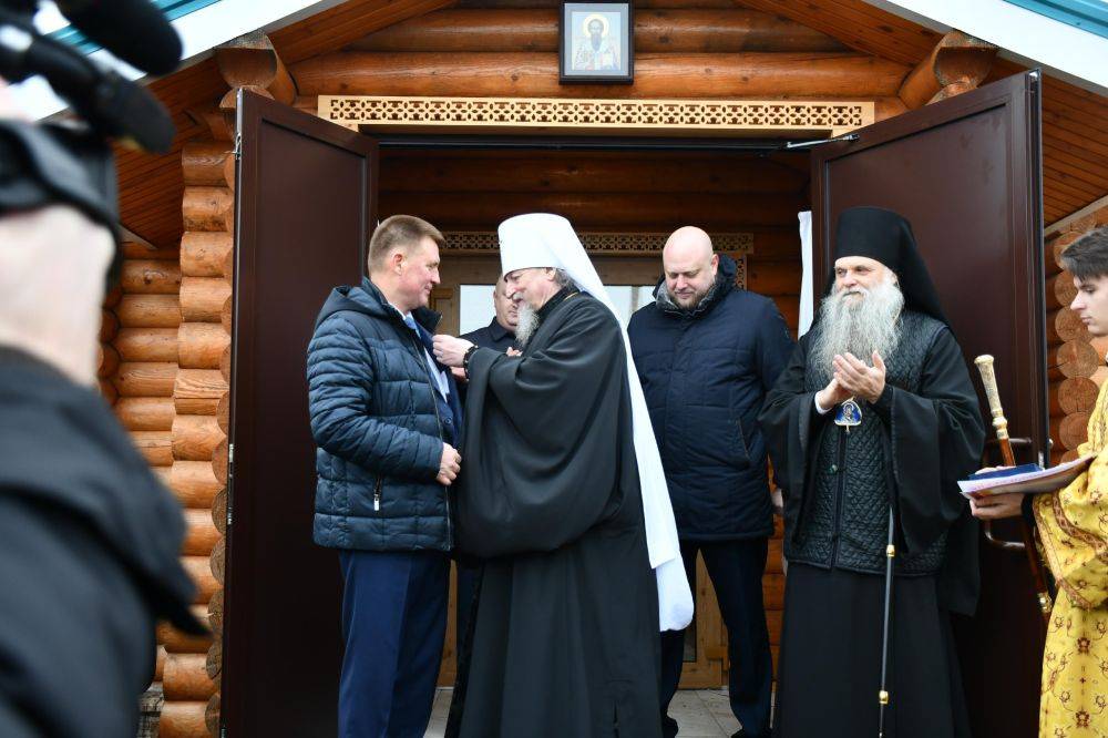 В селе Уточка состоялось освящение храма-часовни в честь святителя Василия Великого