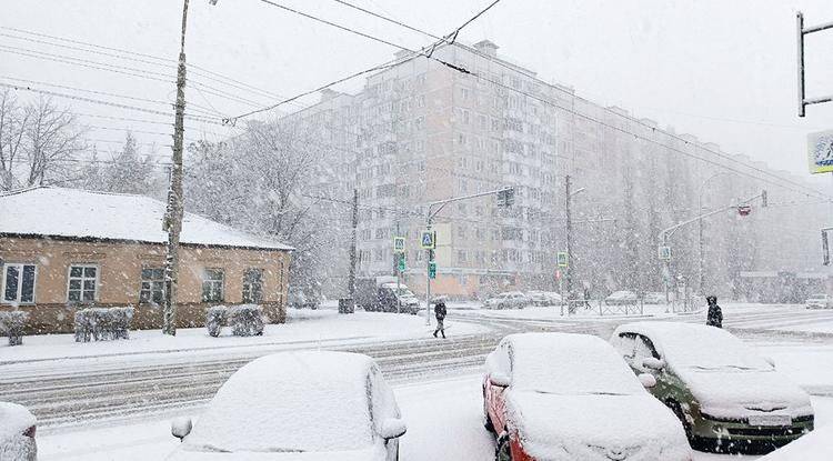 Белгородцев предупредили о мокром снеге и гололедице