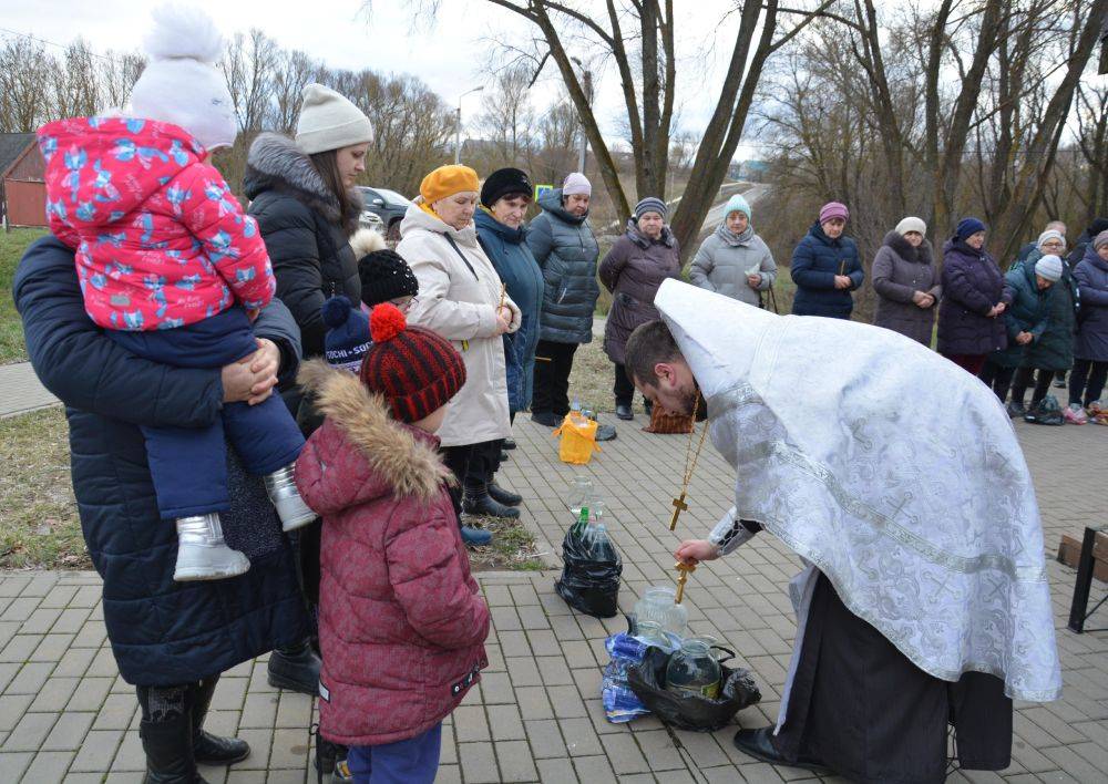 В Красной Яруге состоялись традиционные купания в честь светлого праздника - Крещение Господне