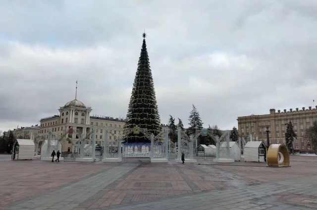 В Белгороде демонтируют новогодние украшения1