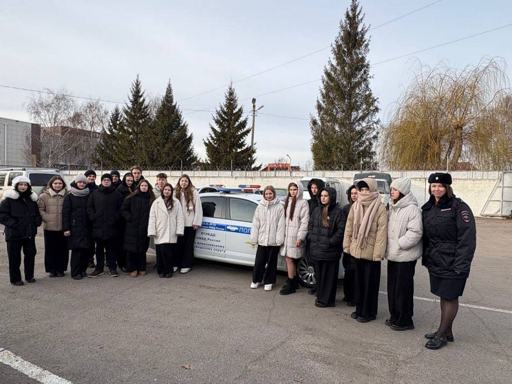 В Белгородской области будущие абитуриенты посетили отдел Госавтоинспекции