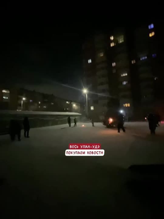 В Бурятии 12-летняя девочка получила ожоги из-за взрыва фейерверка, в Санкт-Петербурге пьяный мужчина запустил салют в толпе людей, а в Подмосковье сгорел автомобиль с пиротехникой