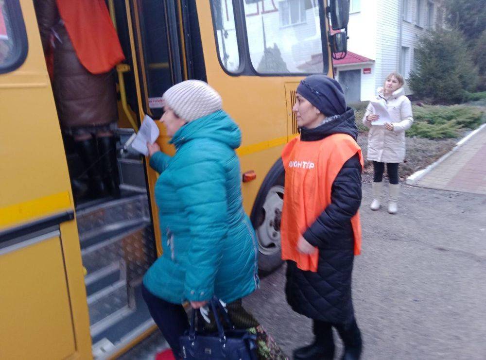 В селе Долгое прошли командно-штабные учения по транспортировке населения муниципального образования, находящегося в зоне опасностей в безопасные районы