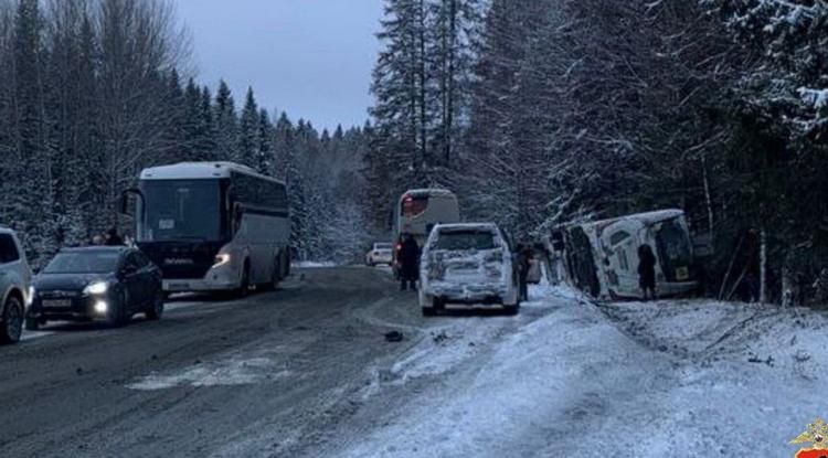 В автобусе, попавшем в ДТП в Карелии, ехали 8 белгородцев