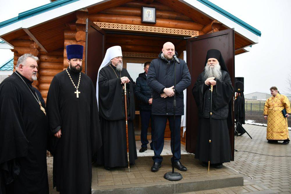 В селе Уточка состоялось освящение храма-часовни в честь святителя Василия Великого