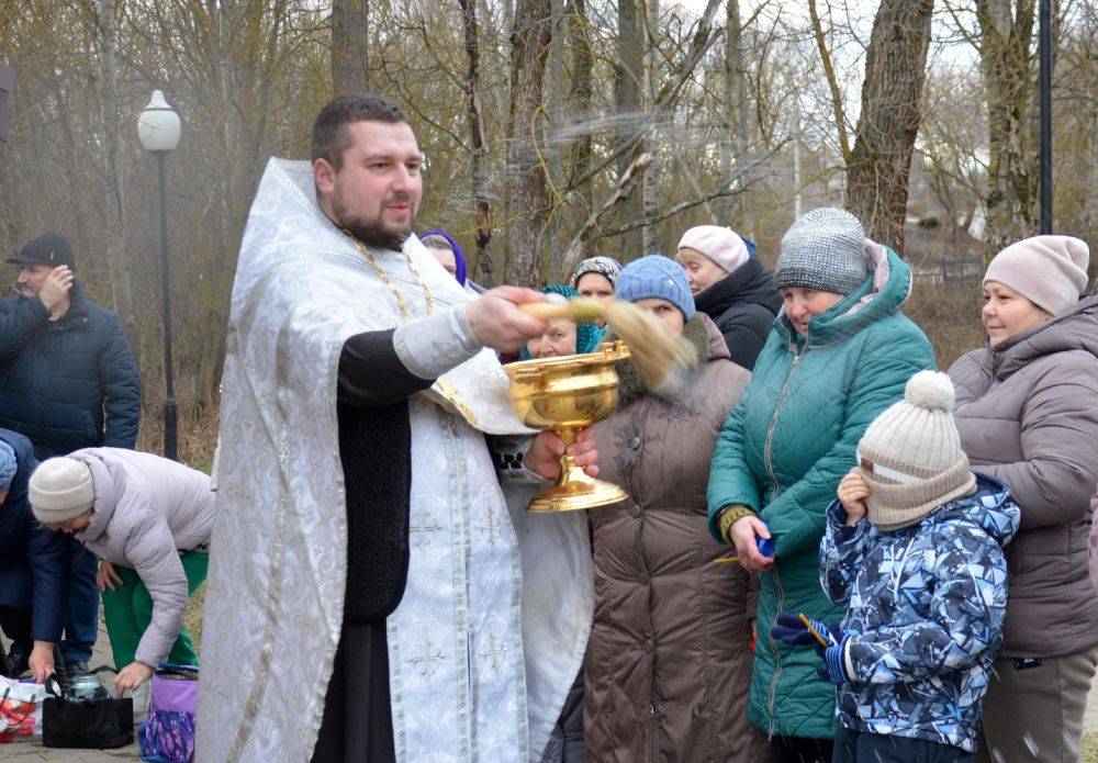 В Красной Яруге состоялись традиционные купания в честь светлого праздника - Крещение Господне