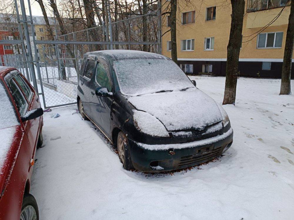 Просим владельцев убрать с улиц брошенные автомобили