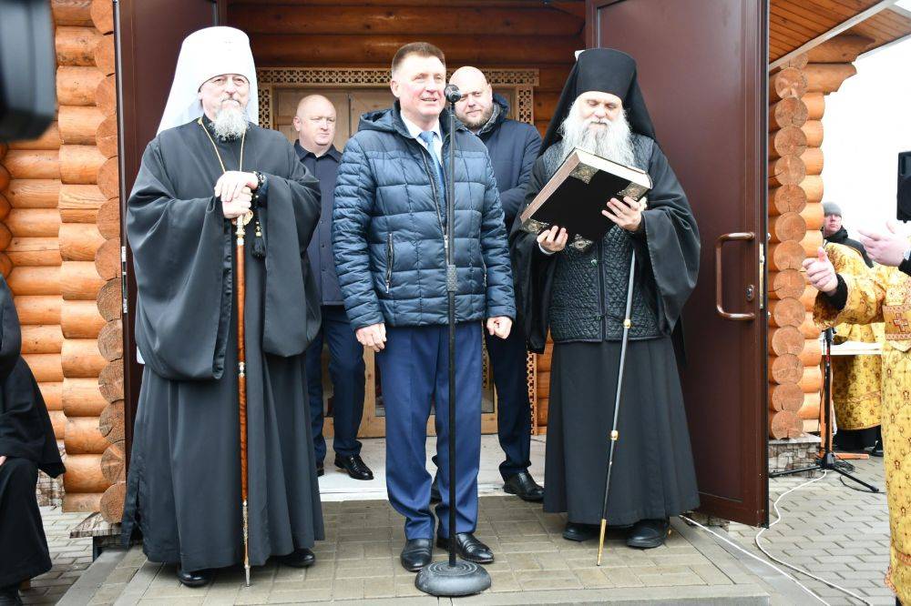 В селе Уточка состоялось освящение храма-часовни в честь святителя Василия Великого