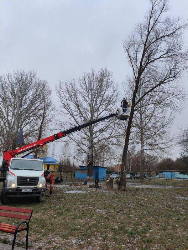 МБУ «Благоустройство Яковлевского муниципального округа» продолжает уборку территорий