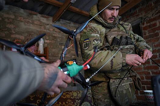 Мирный житель, боец самообороны и водитель пострадали при атаке БПЛА в российском регионе