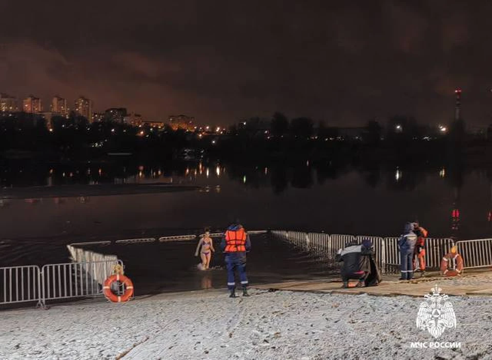 В Крещенскую ночь больше 5 тысяч белгородцев окунулись в купели0