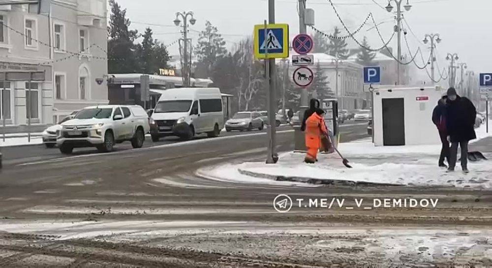 Валентин Демидов: Как и прогнозировали синоптики, сегодня в Белгороде снегопад