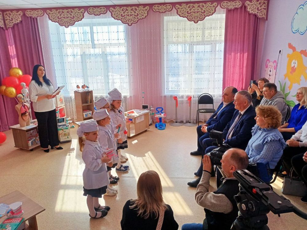 Пять детских садов в сёлах Дегтярное, Зенино, Клименки, Ровны и Солонцы получили современное медицинское игровое оборудование от благотворительного фонда «Поколение»