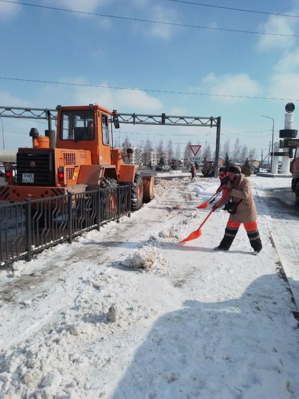 МБУ «Благоустройство Яковлевского муниципального округа» продолжает работу по уборке территорий