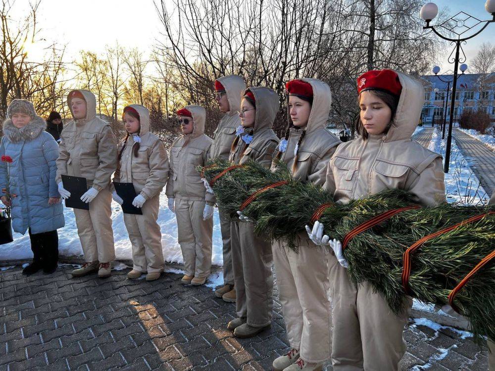 Сегодня в населённых пунктах Корочанского района прошли патриотические акции, посвящённые 82-й годовщине освобождения города и сёл района от немецко-фашистских захватчиков