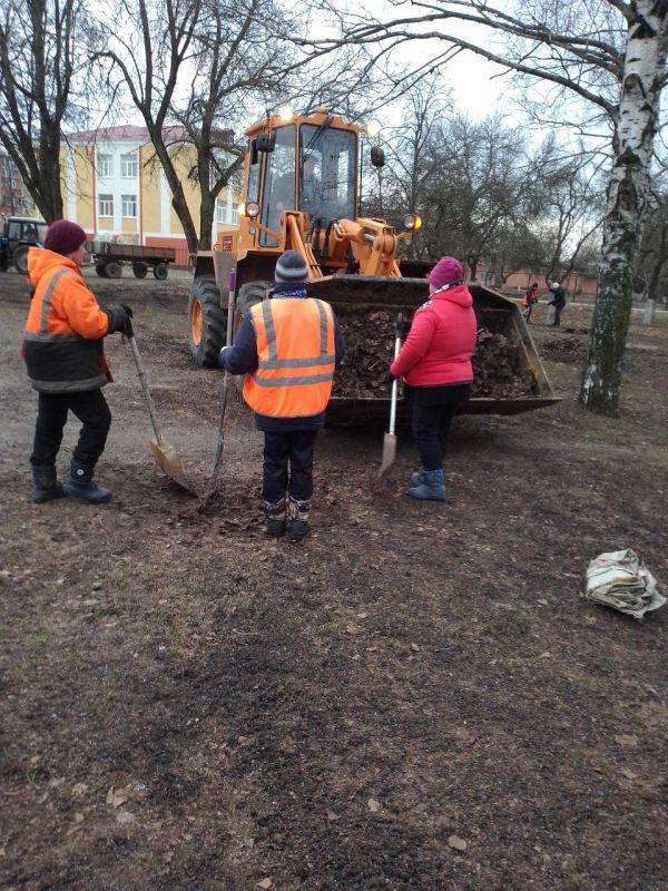 МБУ «Благоустройство Яковлевского муниципального округа» продолжает работы по уборке территорий