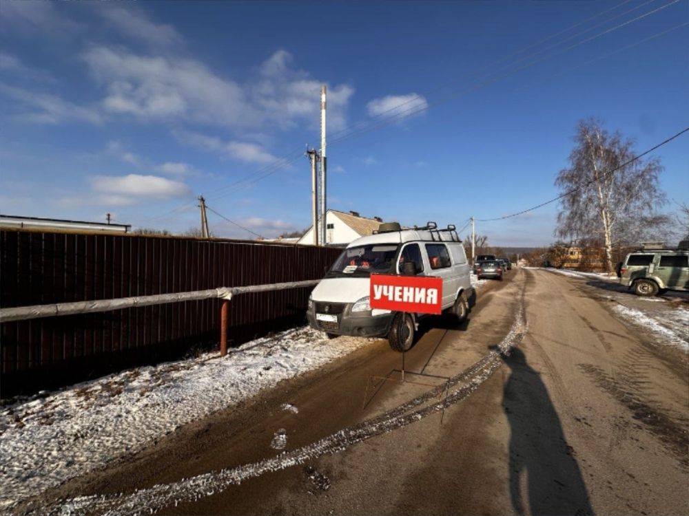 Сегодня глава администрации Борисовского района Владимир Переверзев принял участие в учениях по ГО и ЧС, которые еженедельно проходят в соответствии с областным «Графиком проведения учений по гражданской и территориальной...