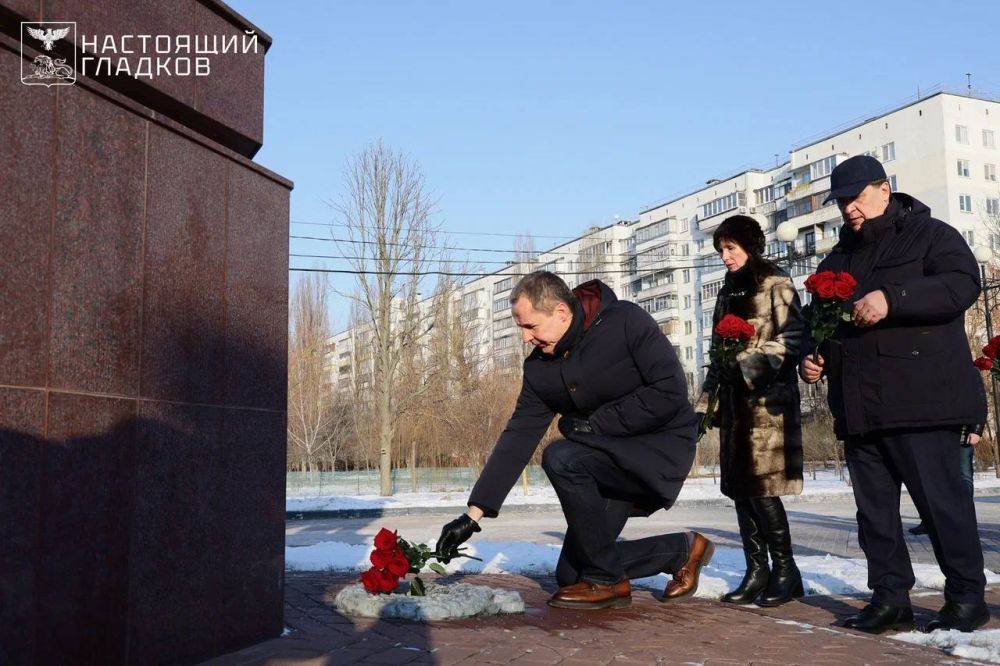 Вячеслав Гладков: В День защитника Отечества мы отдаём почести героям всех поколений