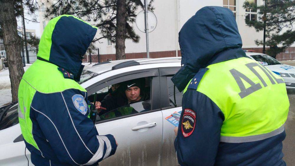 Доброе утро, друзья. Госавтоинспекторы от всей души поздравляют автомобилистов с Днём защитника Отечества! Пусть ваше мастерство за рулём всегда будет на высоте , а дороги будут безопасными и комфортными для всех участников...