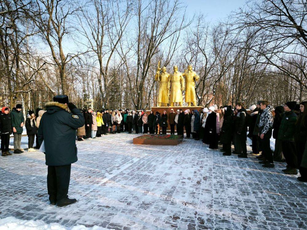 21 февраля, в преддверии празднования Дня защитника Отечества , на центральной площади города Строителя возле часовни «Георгия Победоносца», прошла «Вечная поверка»