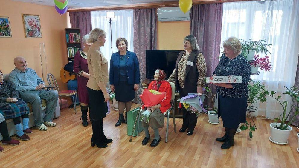 Сегодня 90-летний юбилей отмечает Мария Липатьевна Дмитриева!