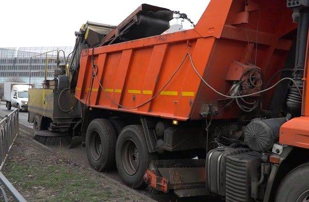 Тёплая погода внесла коррективы в работу белгородских коммунальщиков