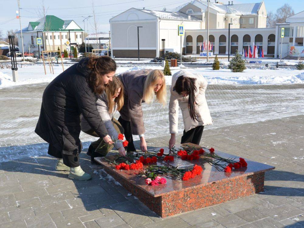 В день освобождения поселка Красная Яруга от немецко-фашистских захватчиков мы почтили память погибших защитников нашей Родины