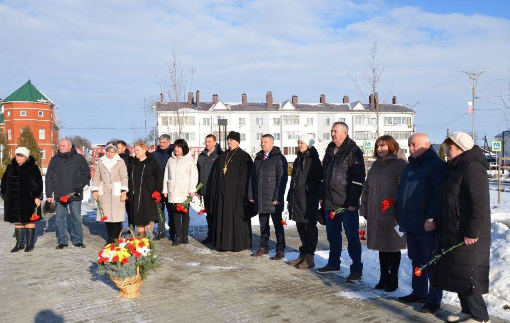 В день освобождения поселка Красная Яруга от немецко-фашистских захватчиков мы почтили память погибших защитников нашей Родины