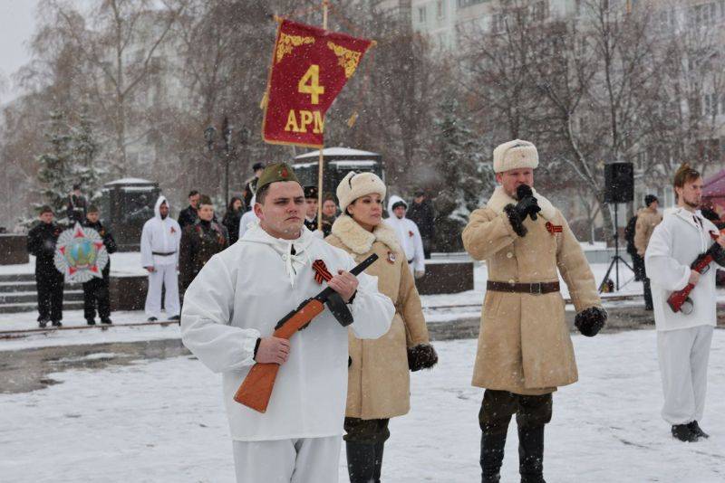 В Старом Осколе полицейские и общественники приняли участие в мероприятиях, посвященных Дню освобождения города от немецко-фашистских захватчиков