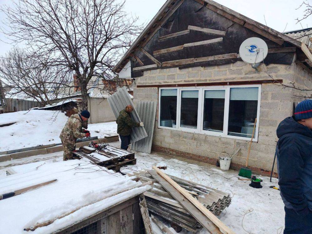 Татьяна Круглякова: Выехала в Октябрьский. Вместе с заместителем по строительству, Андреем Викторовичем, и главой администрации поселения, Александром Алексеевичем, осмотрели ход восстановления домов после обстрелов со...