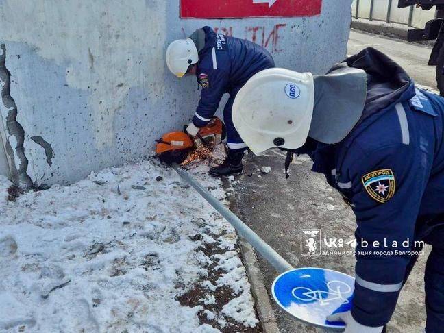 В Белгороде демонтировали повреждённое укрытие