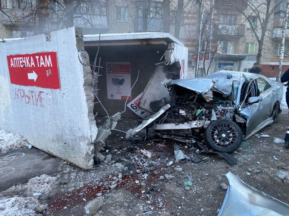 В Белгороде пьяный водитель попытался удрать от ДПС и врезался в укрытие0